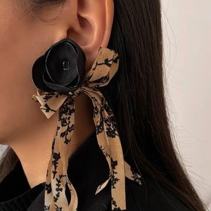 Adorable earrings ‼️ Brand new